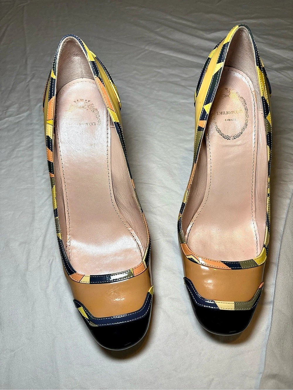 Emilio Pucci Mosaic Print Patent Cap Toe Pumps EU 37.5 US 7.5 Pre-Owned